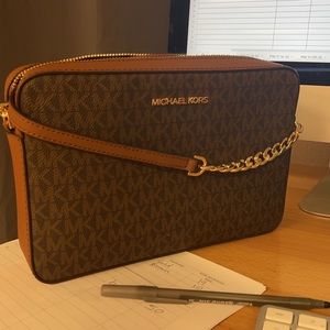 Michael Kors Jet Set bag NWT